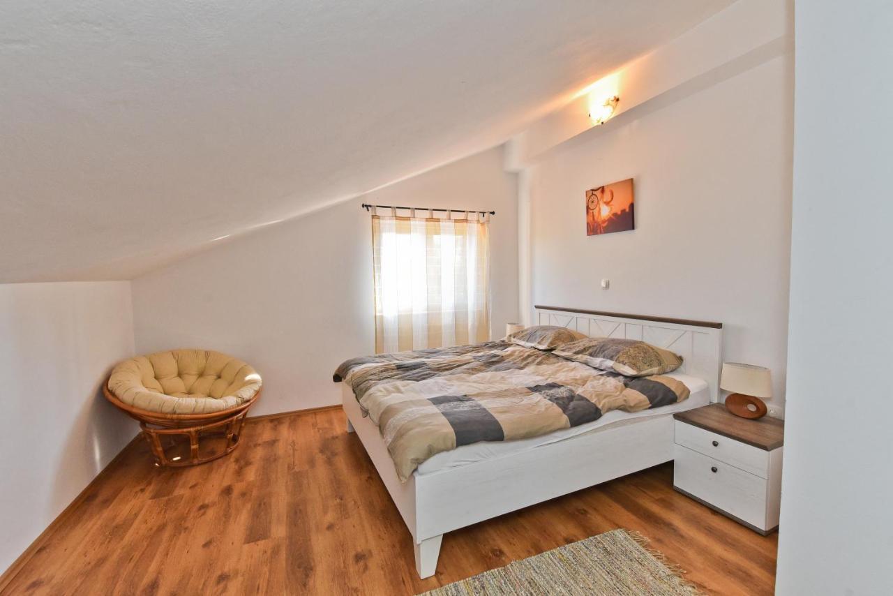 Holiday Home Taras Smilcic Exteriér fotografie