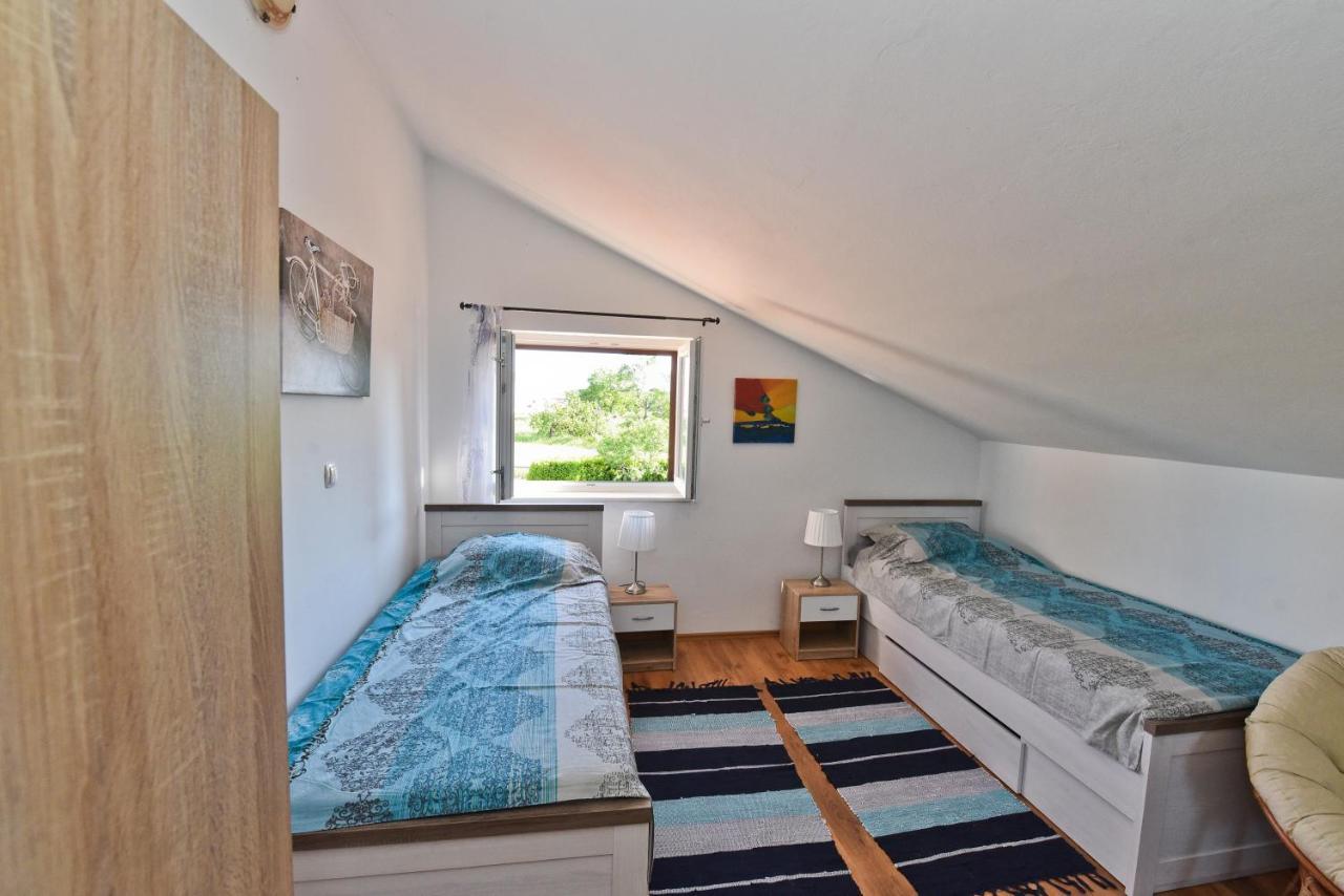 Holiday Home Taras Smilcic Exteriér fotografie